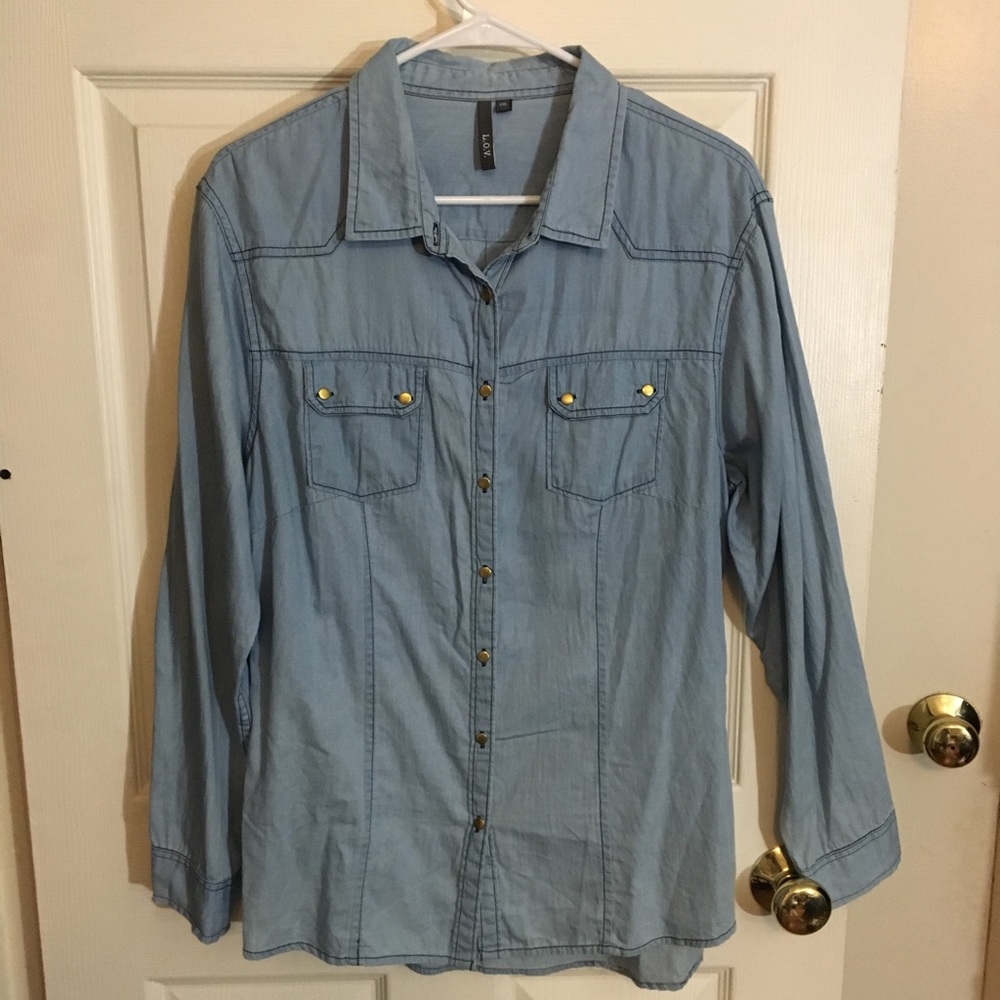Light denim colored shirt for summer